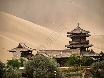 敦煌月牙泉鸣沙山自然风光图片