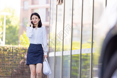 城市职场女性白领打电话图片