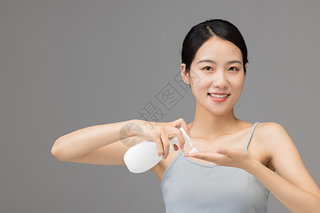 女性护肤洗脸形象背景图片
