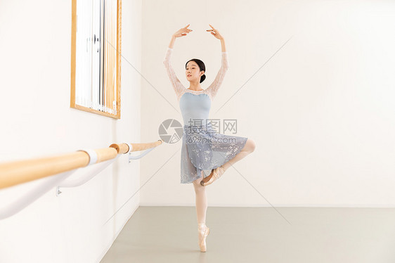 芭蕾舞者舞蹈展示图片