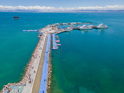 水上运动航拍青海地标青海湖背景