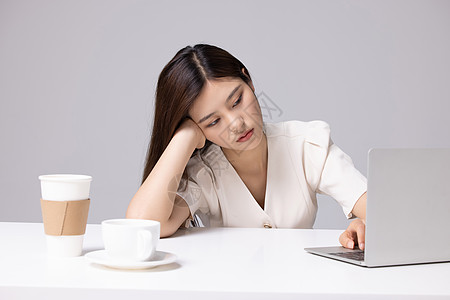 职场人情绪低落的职场女性背景