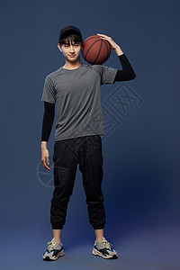 篮球运动男青年图片