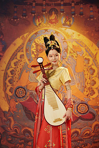 弹奏琵琶的敦煌女性高清图片