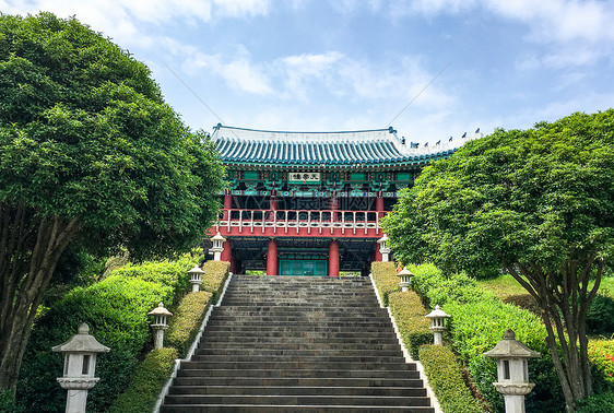 韩国天帝楼古建筑夏日风光图片