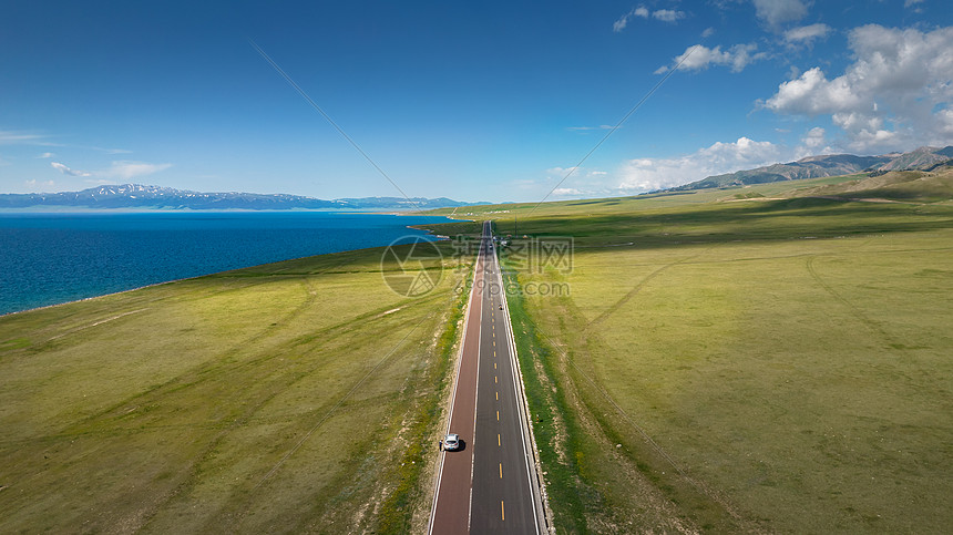 5A景区航拍新疆赛里木湖景区网红环湖公路图片