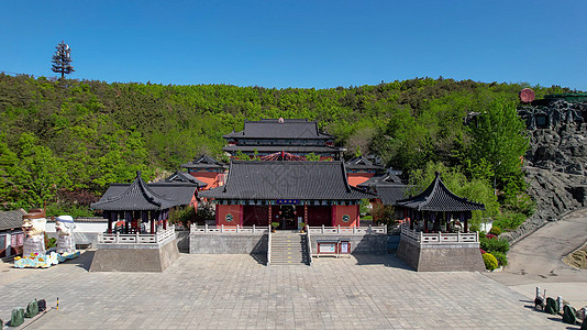 航拍公园航拍5A景区威海华夏城景区天平禅寺背景