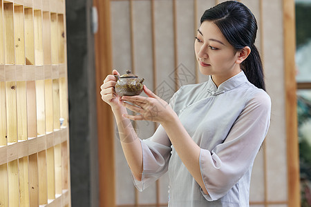 中国传统女茶艺师图片