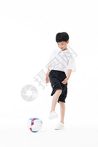 踢足球的小男孩形象背景图片
