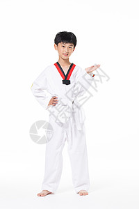 穿跆拳道服的小男孩形象图片