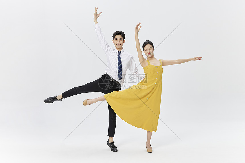 情侣双人舞蹈动作展示