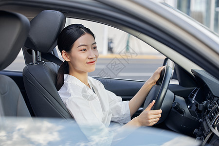 白领女性司机驾车高清图片