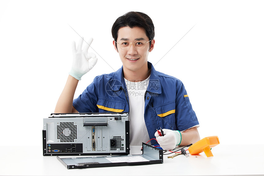 年轻的维修工形象