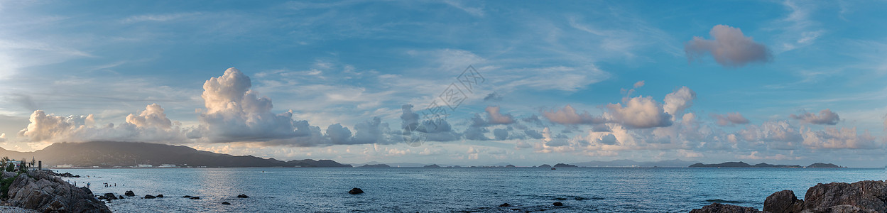 蓝天白云大海深圳杨梅坑自然风光背景