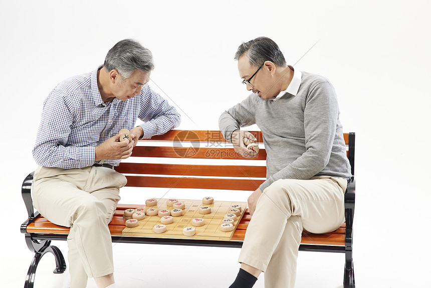 老人下象棋图片