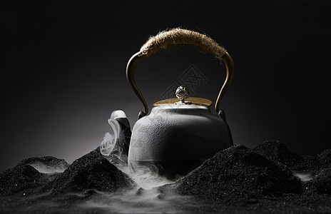 烟雾缭绕的陶瓷茶具静物图片