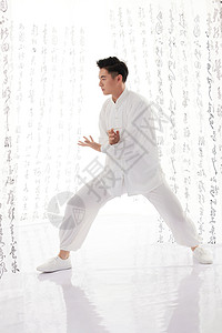 中超积分榜：海港先赛4分领跑！若蓉城输球+申花不胜将送海港夺冠