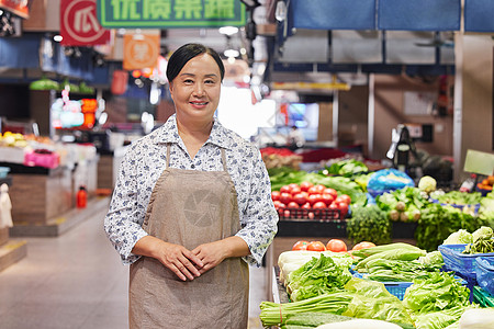 中老年菜农菜场售卖蔬菜形象图片