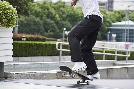 第73分钟费利佩破门，但进球因犯规在先被判无效，蓉城仍0