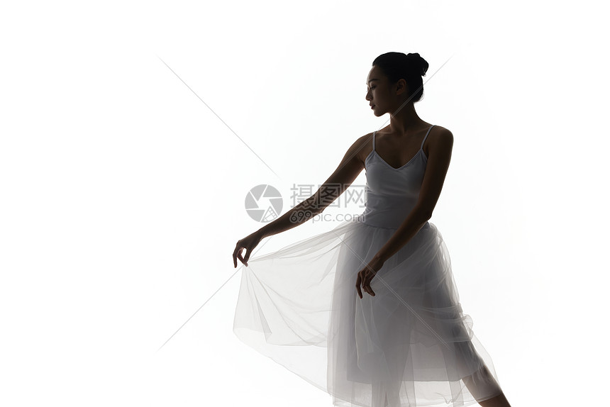舞蹈女性剪影动作图片