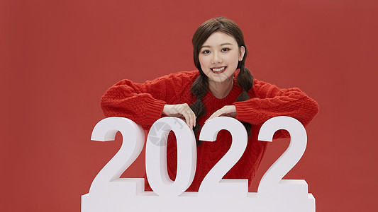 献礼赢新春年轻女性迎接2022年形象背景