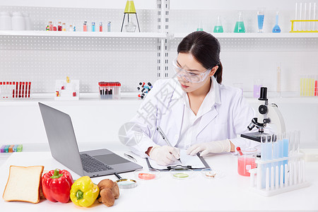 美女营养学家食品研究图片