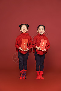 新年春节双胞胎女孩送红包背景图片