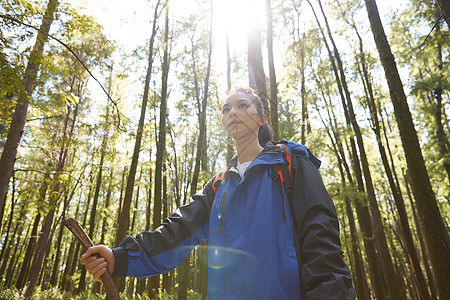 记者：受伤猜测是虚惊一场，马斯坦托诺正随队备战瓦伦西亚