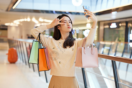 女神节美女手提购物袋子自拍背景