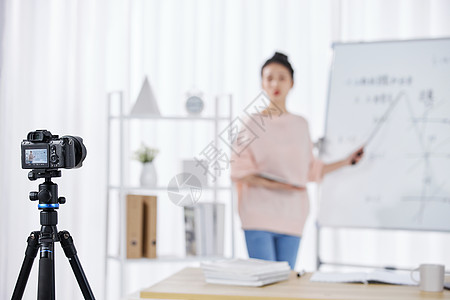 客服美女美女数学老师在线教育直播讲课背景