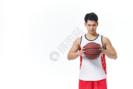 曼联客战森林首发：约罗、舍什科、阿玛德出战，马奎尔、芒特替补