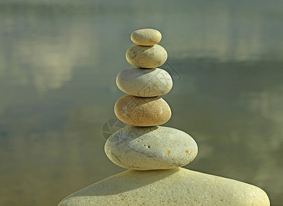 平衡鹅卵石图片