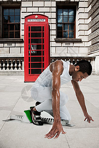 世体：卡萨多可能代替佩德里出战 莱万和奥尔莫不太可能首发