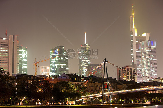 现代建筑楼夜景图片