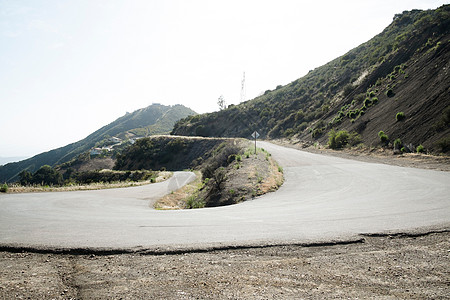 美国加利福尼亚州圣芭拉山上的公路图片