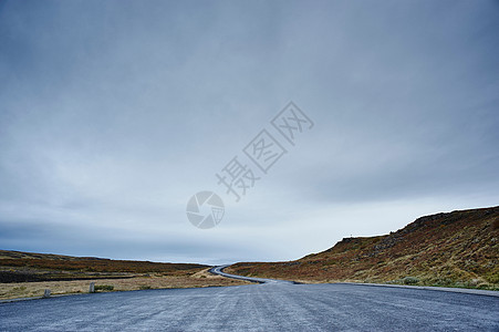 一望无际的公路图片