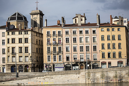 法国里昂河边建筑图片