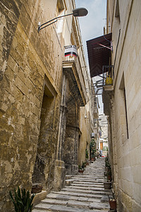 马耳他典型狭窄街道楼梯图片