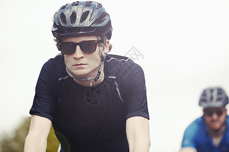 骑自行车的选手们图片