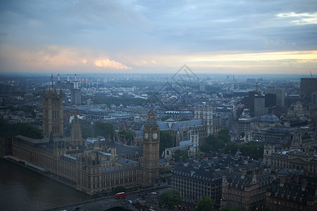 高度角视图黎明时分伦敦英国图片