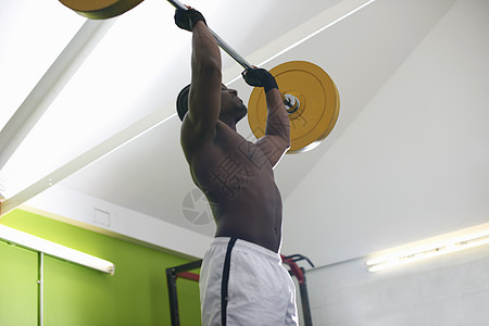 欧冠4场3球！弗拉霍维奇社媒晒庆祝照：继续前进🔥☄️🔥