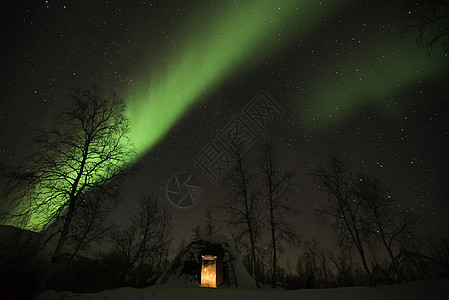 瑞典阿比斯科北部极光图片