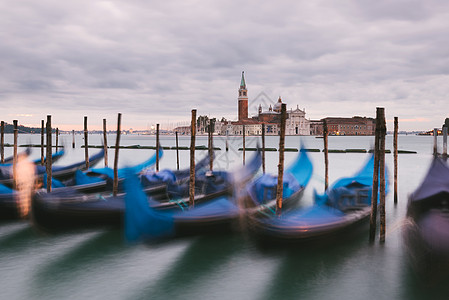 在意大利威尼斯圣乔治马吉奥里岛大运河码头图片