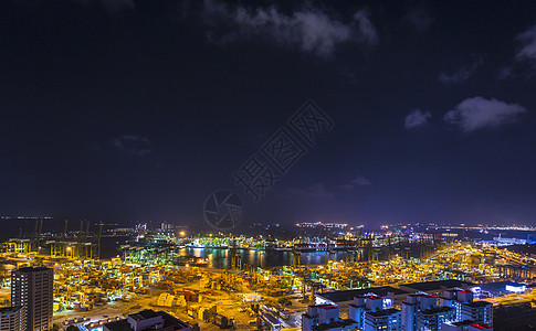 夜间集装箱码头远视城市风景新加坡东南亚图片