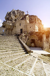 意大利巴西卡塔州马泰拉火山岩中的教堂图片