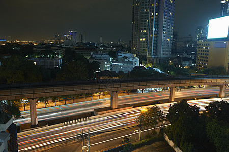 泰国曼谷市高速公路的夜景图片