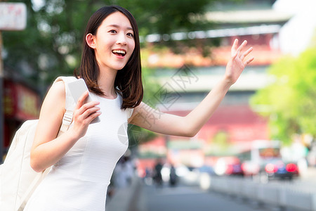 快乐女孩旅行图片