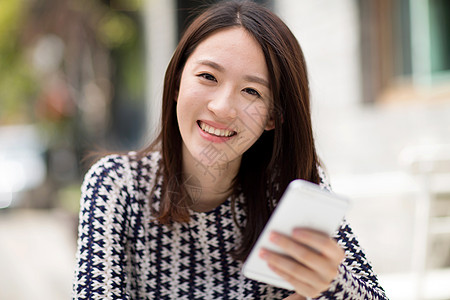 微信女孩旅行的年轻女孩背景