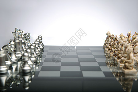 国际象棋棋盘对弈图片