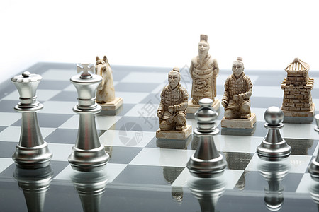 寓意中欧在国际象棋下的对弈图片